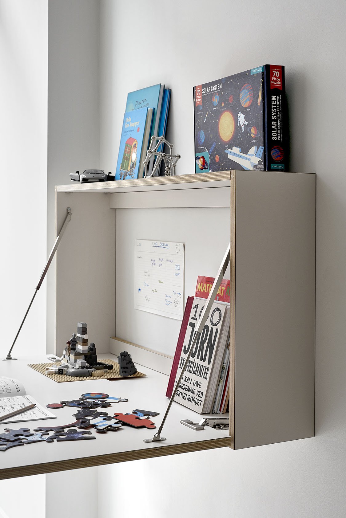 STAYPROJECT_SHOWROOM_KIDS_DESK_03.jpg