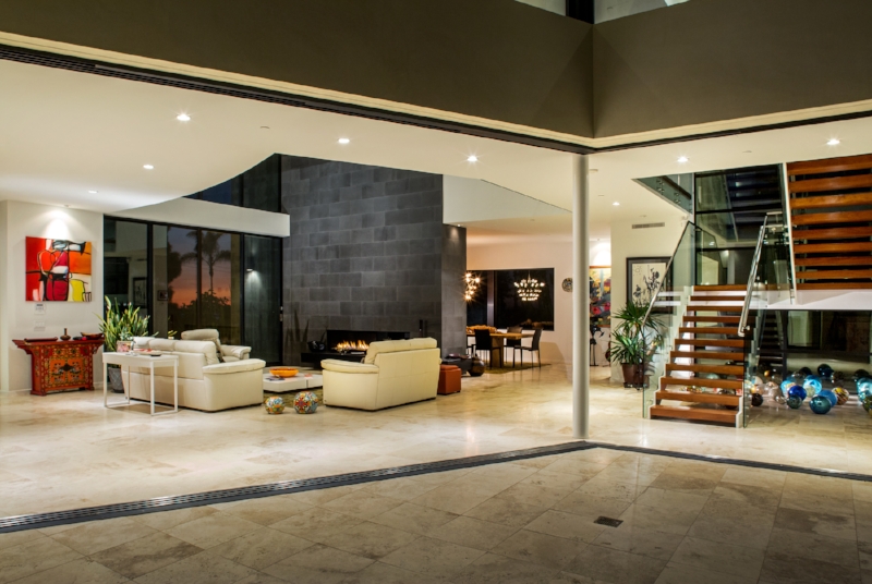 08-3804_10_Courtyard.jpg