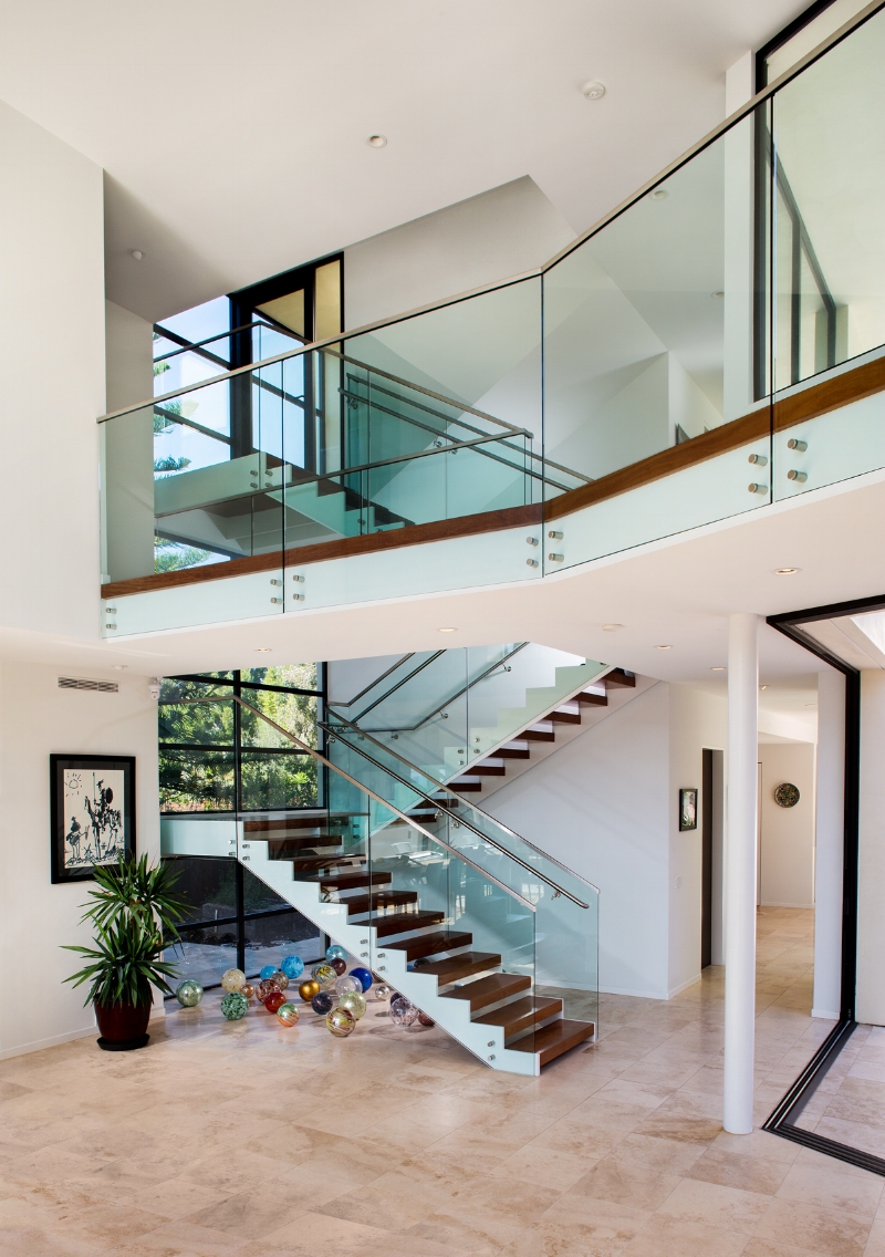 08-3804_12_Interior Stair.jpg