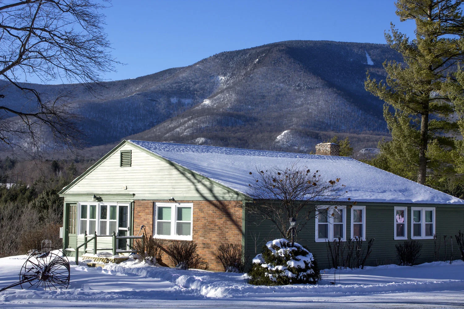 Winter Innkeepers Cottage.jpg