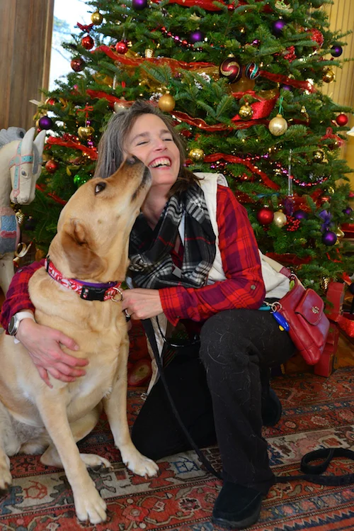 kisses_beneath_tree_Wilburton_Inn_VT.jpg
