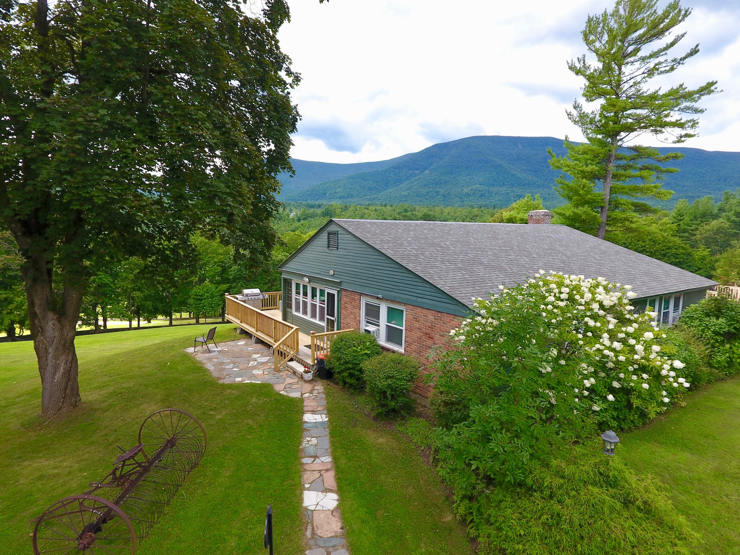 Innkeepers Cottage Manchester VT-min.jpg