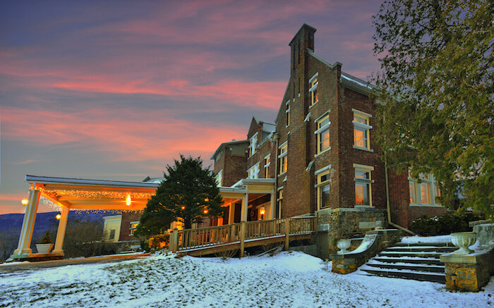 1_Wilburto_Inn_Winter_Sunset_Entry_JF.jpg