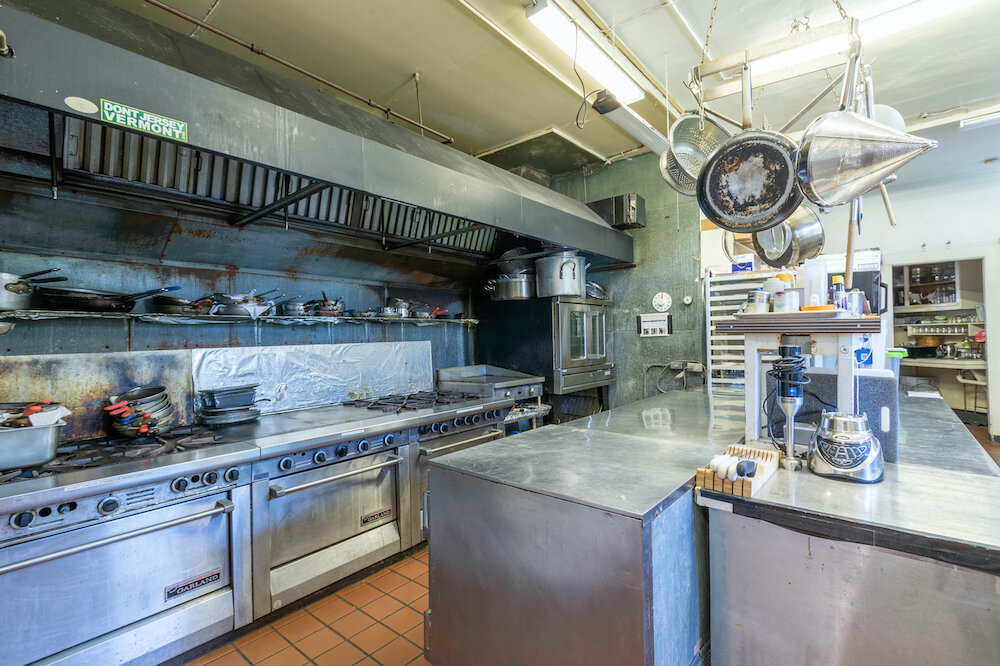 kitchen facing ovens.jpg