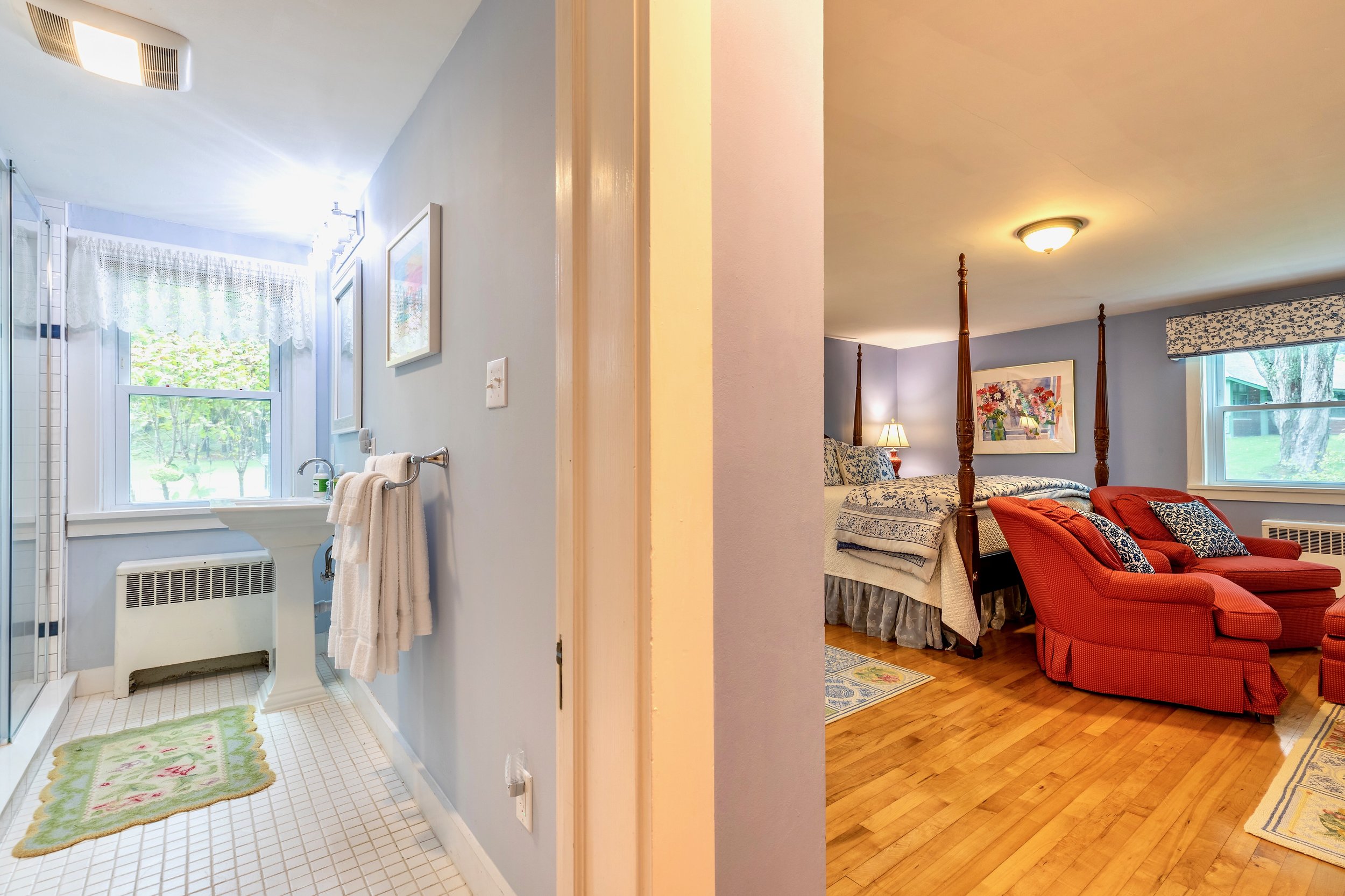 Master bedroom and Shower Innkeepers Cottage.jpeg