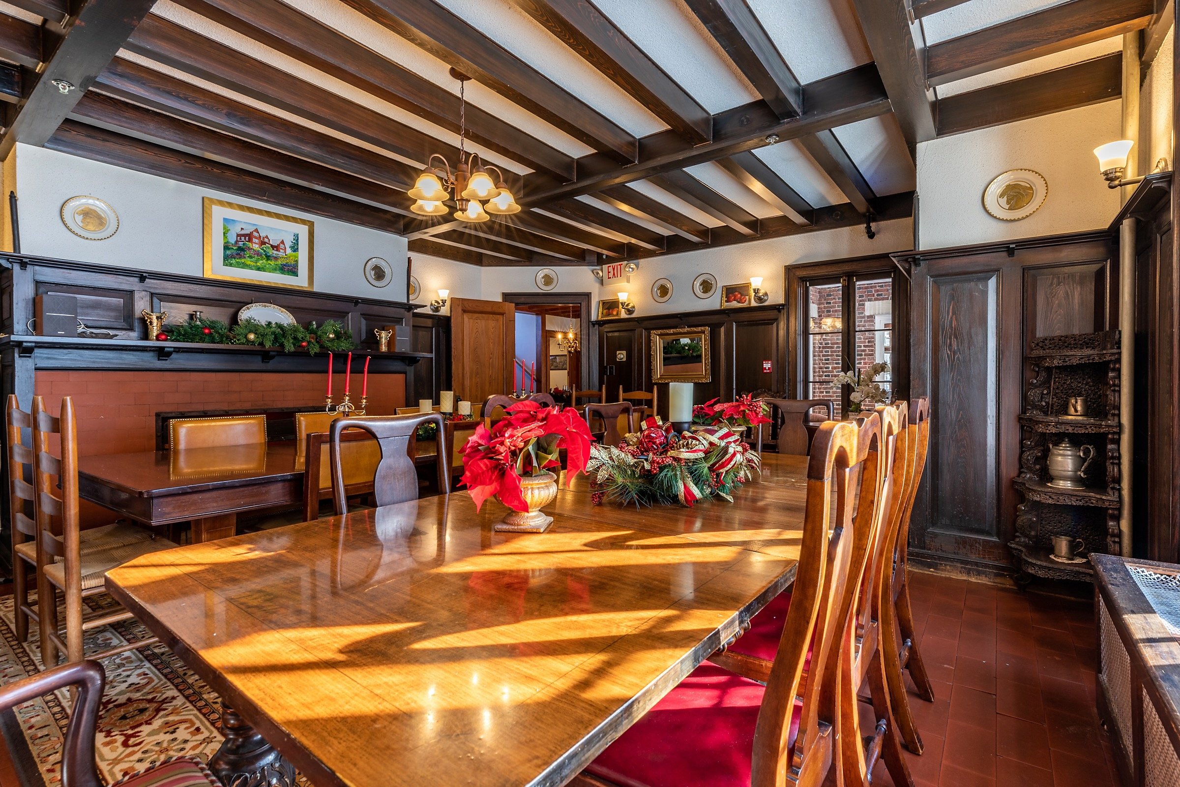 Dining_Room_Battenkill_Valley_Mansion_facing_fire.jpeg