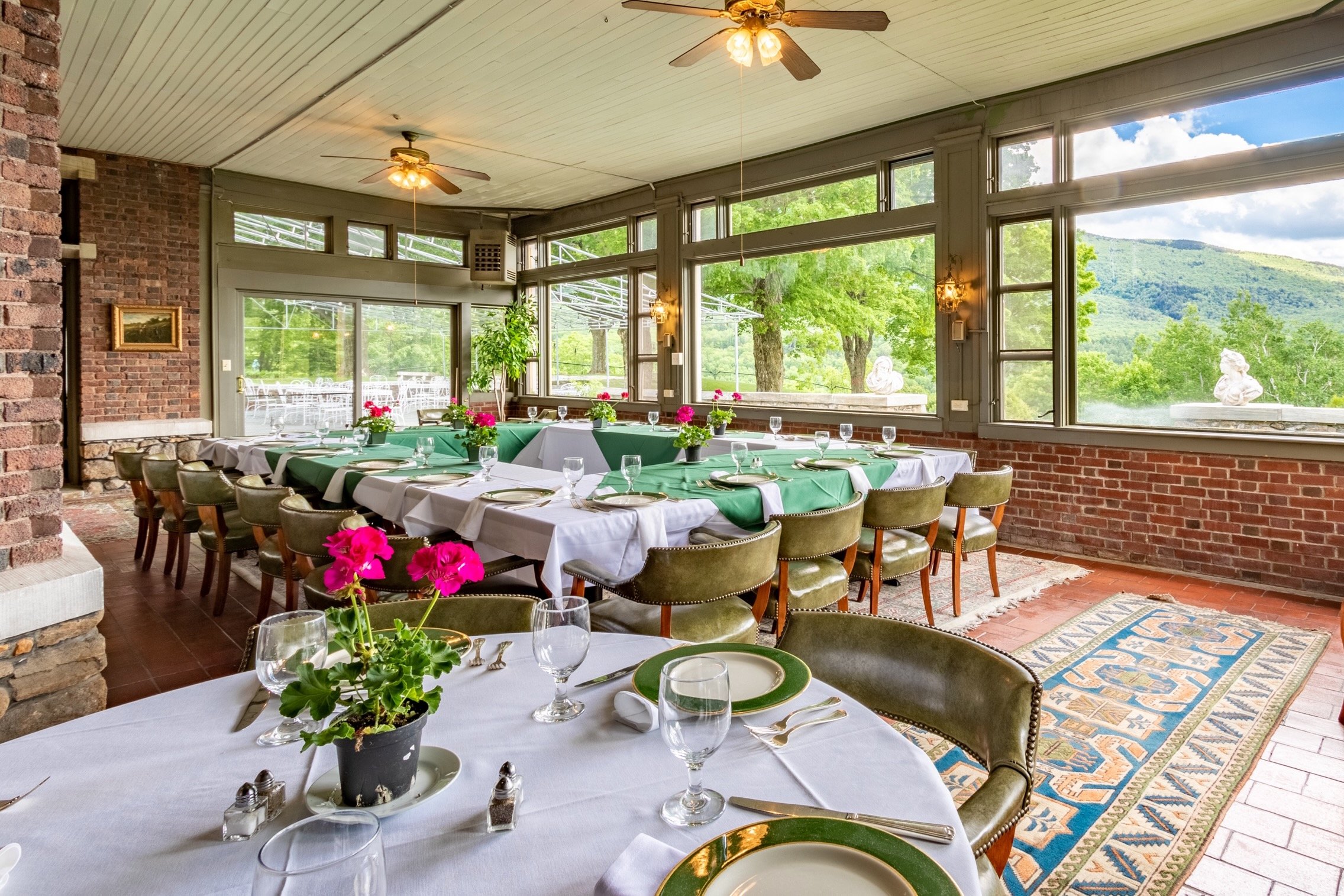 Summer_Solarium_Dining_Room_view_The_Wilburton_Alex_Vincent.jpeg