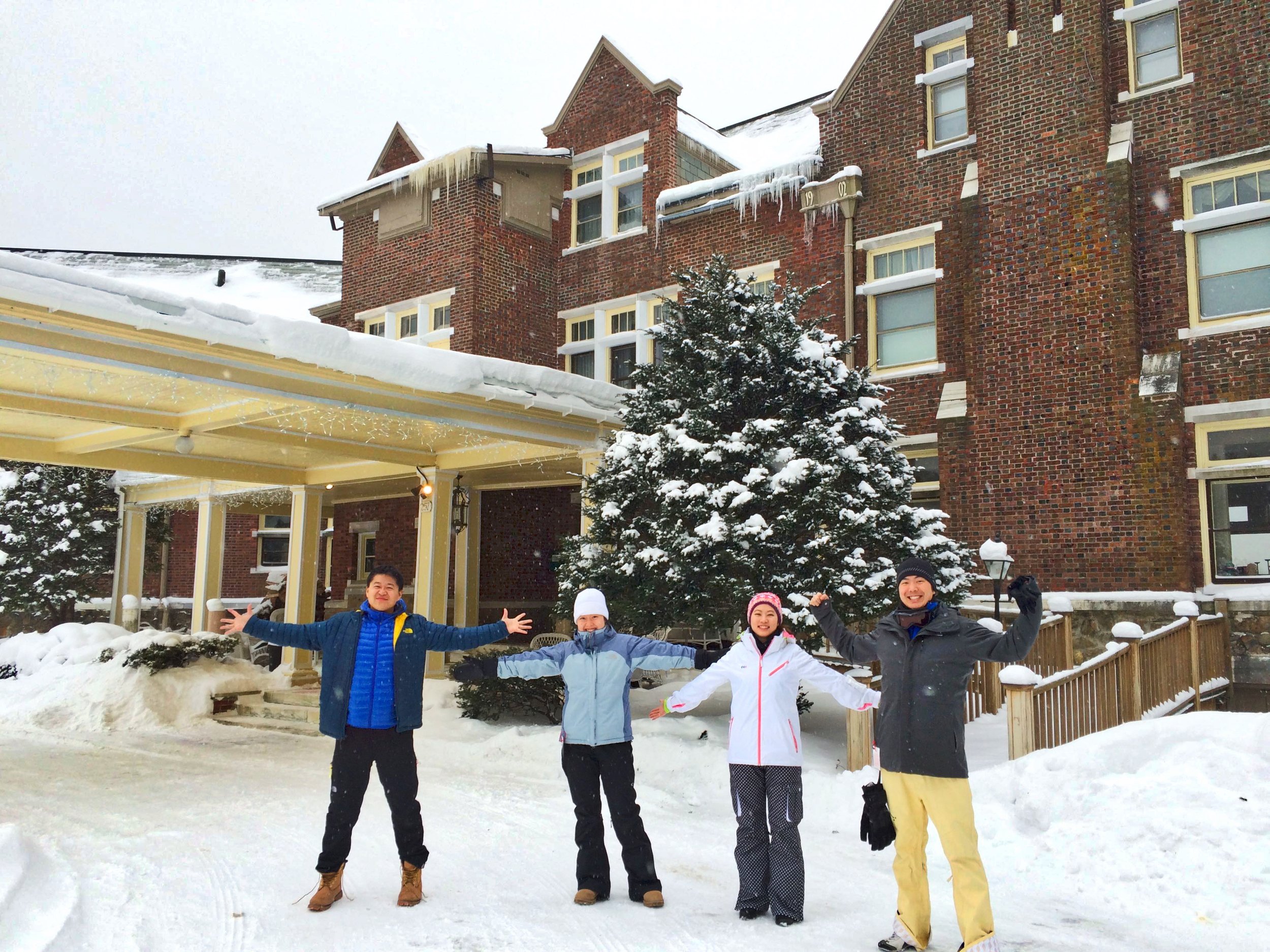 Guests_ready_for_slopes_i_Wilburton_Inn_VT.jpeg