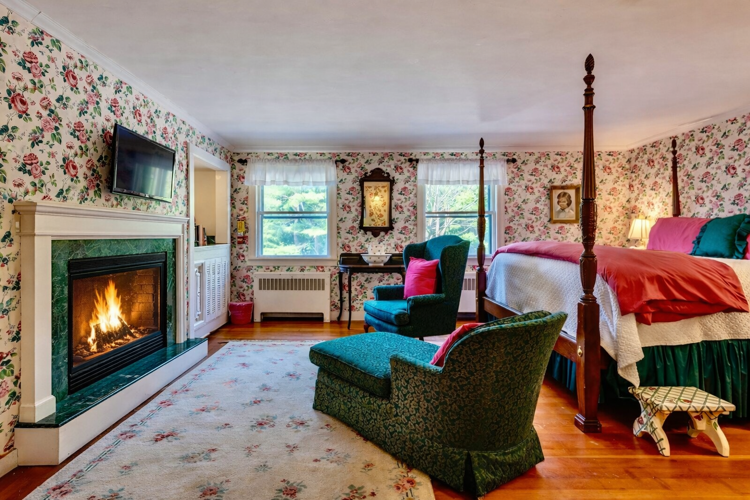 Bigger Fireplace room 25.png