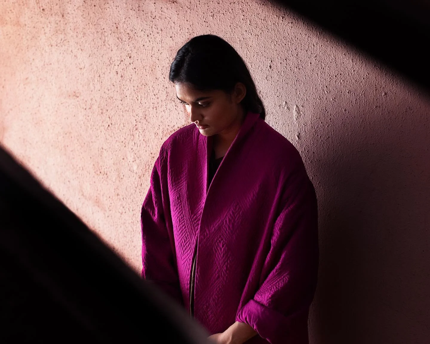 Rashmi Varma x Good Earth. A capsule&nbsp;collection for @goodearthindia 

Available&nbsp;at select Good Earth stores in Delhi and Bombay and online.&nbsp;

Photography @prarthnasingh Model @hitaalidharamshi 

#rashmivarma #goodearth #goodearthindia