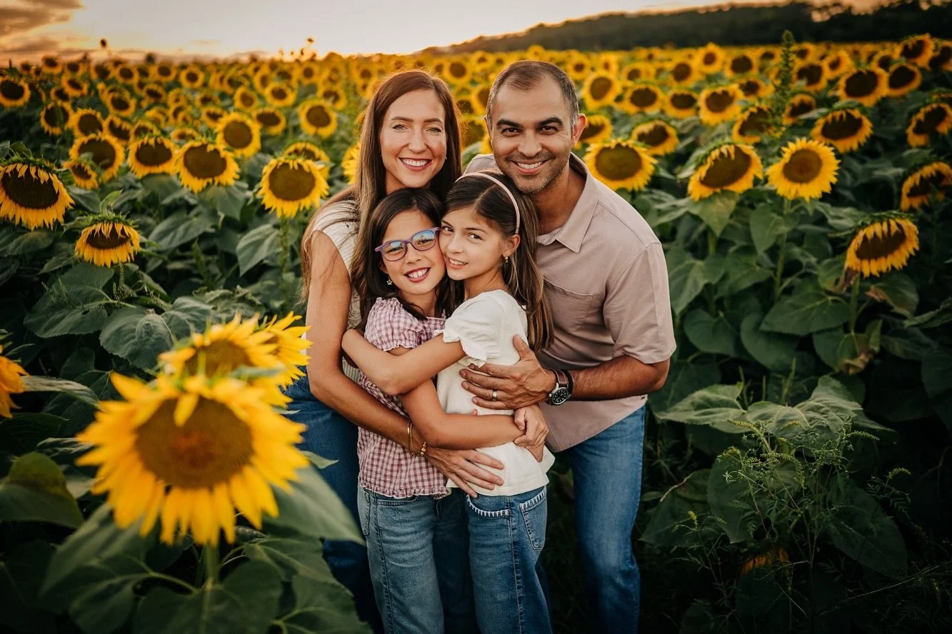 High school me would be very confused by how emotional I get watching everyone become moms 😂🥹

I went to school with Tiffany, and now I get to photograph her with Naomi + Anjali and see little pieces of her in both of them.

I guess this stage of l