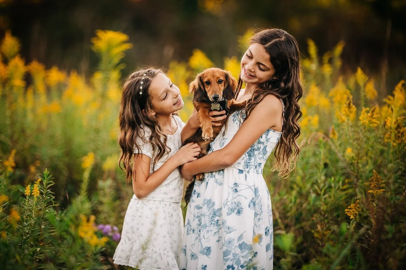 Josie + Emily + their tiny sidekick, Butters!! 

These two were already adorable together and then you add the tiniest dachshund into the mix and somehow it gets even cuter!! OMG my heart!!

#lehighvalleyphotographer #lehighvalleyfamilyphotographer #