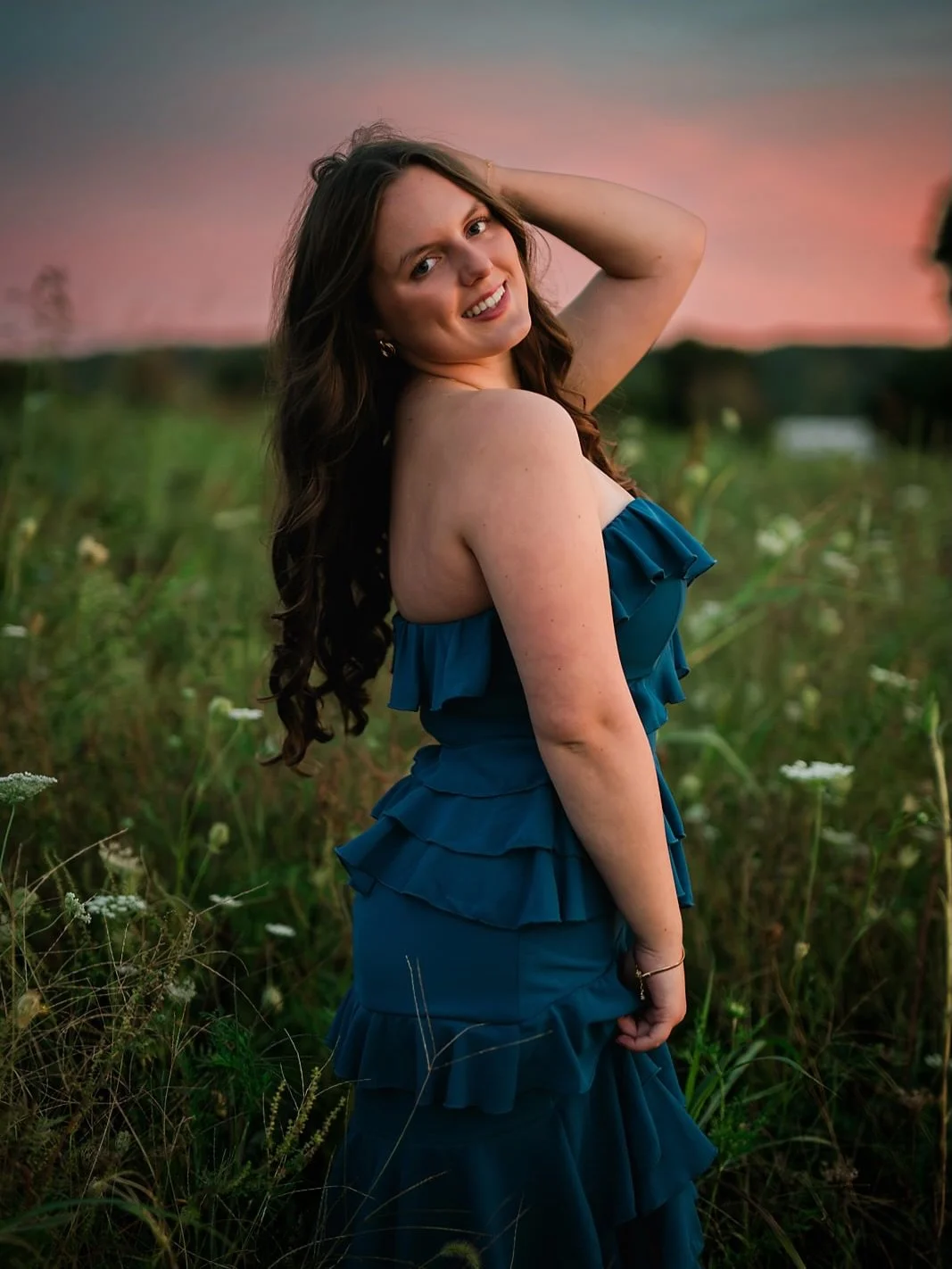 Lexi | Class of 2027 ✨
Wilson High School

We wandered through the cosmos, found the prettiest little pockets of flowers, added in a pumpkin wall, and then somehow ended the night with that ridiculous pink sky.

Lexi killed every part of this session