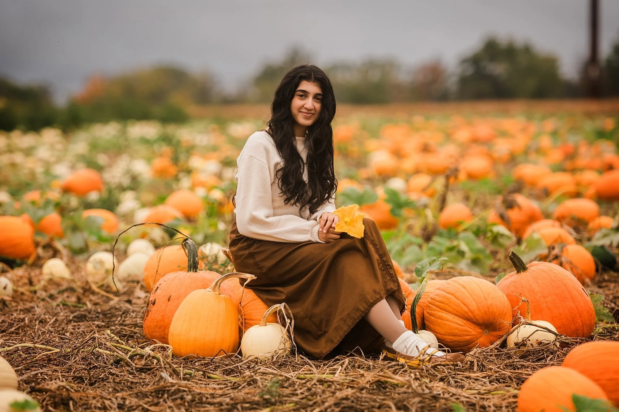 I may have invited everyone to a group shoot, but you KNOW I was sneaking in solo portraits too. 😂🤎

A few favorites of Safiya from our pumpkin patch adventure. The Clique is going to be so much fun. 🎃✨

#LehighValleySeniorPhotographer #LehighVall