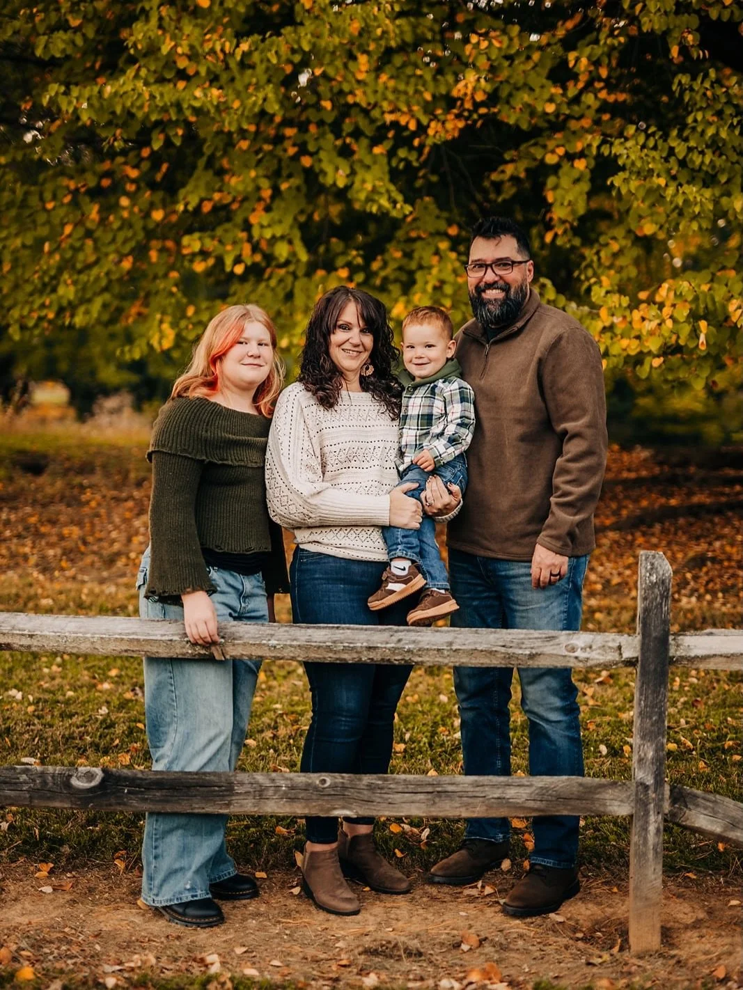 Kinley &amp; Weston

Somehow the newborn I photographed all those years ago is now the big sister making her little brother laugh for photos 🥹🤎

#LehighValleyFamilyPhotographer #LehighValleyFamilies #EastonPAPhotographer #FallFamilyPhotos #LehighVa