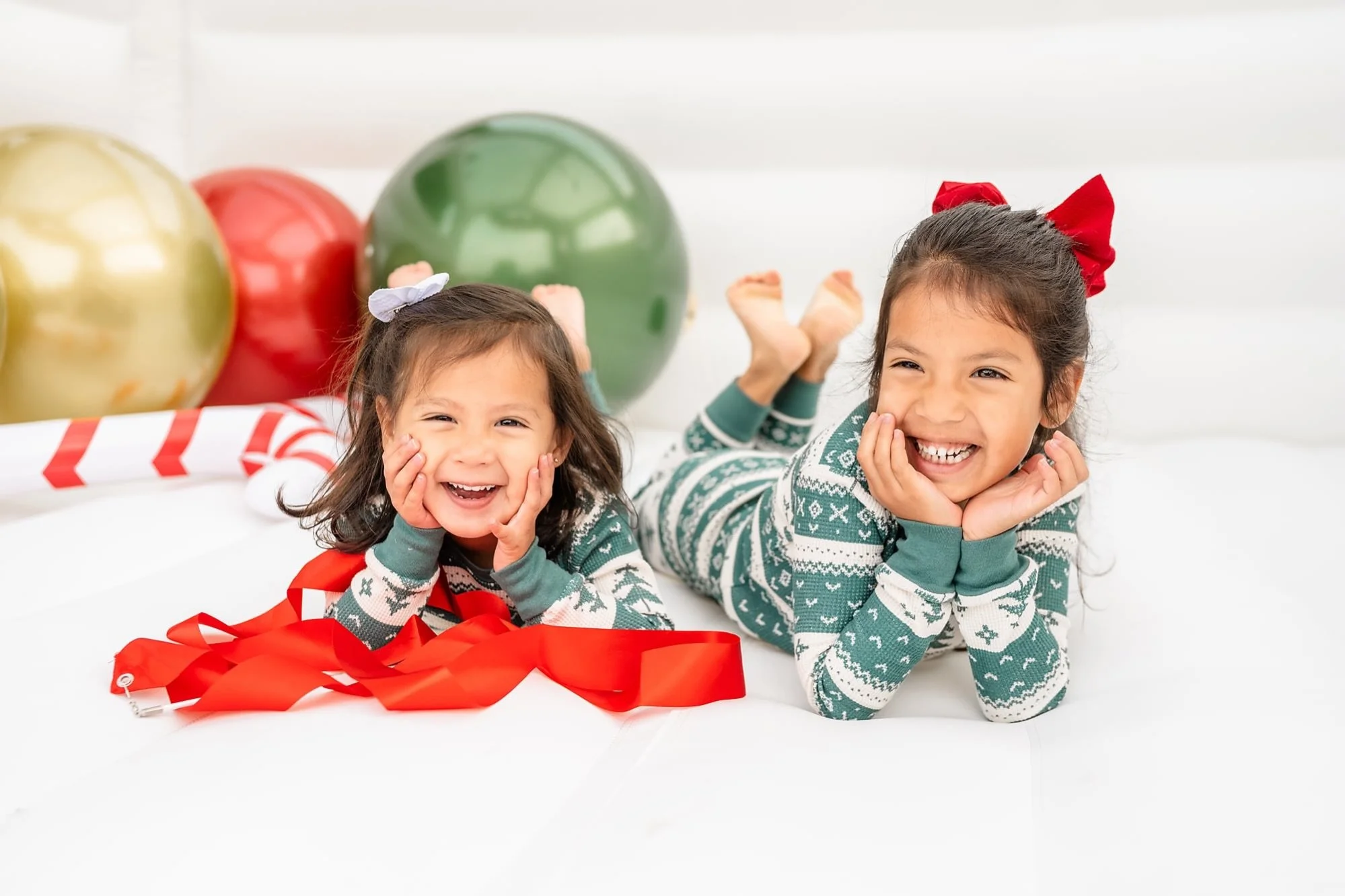 Makena &amp; Sunnie! 🎄❤️

These two brought all the giggles to the bounce house, and I loved every second of it!

#LehighValleyChristmasMiniSessions #LehighValleyPhotographer #EastonPAPhotographer #LehighValleyFamilyPhotographer #ChristmasBounceHous