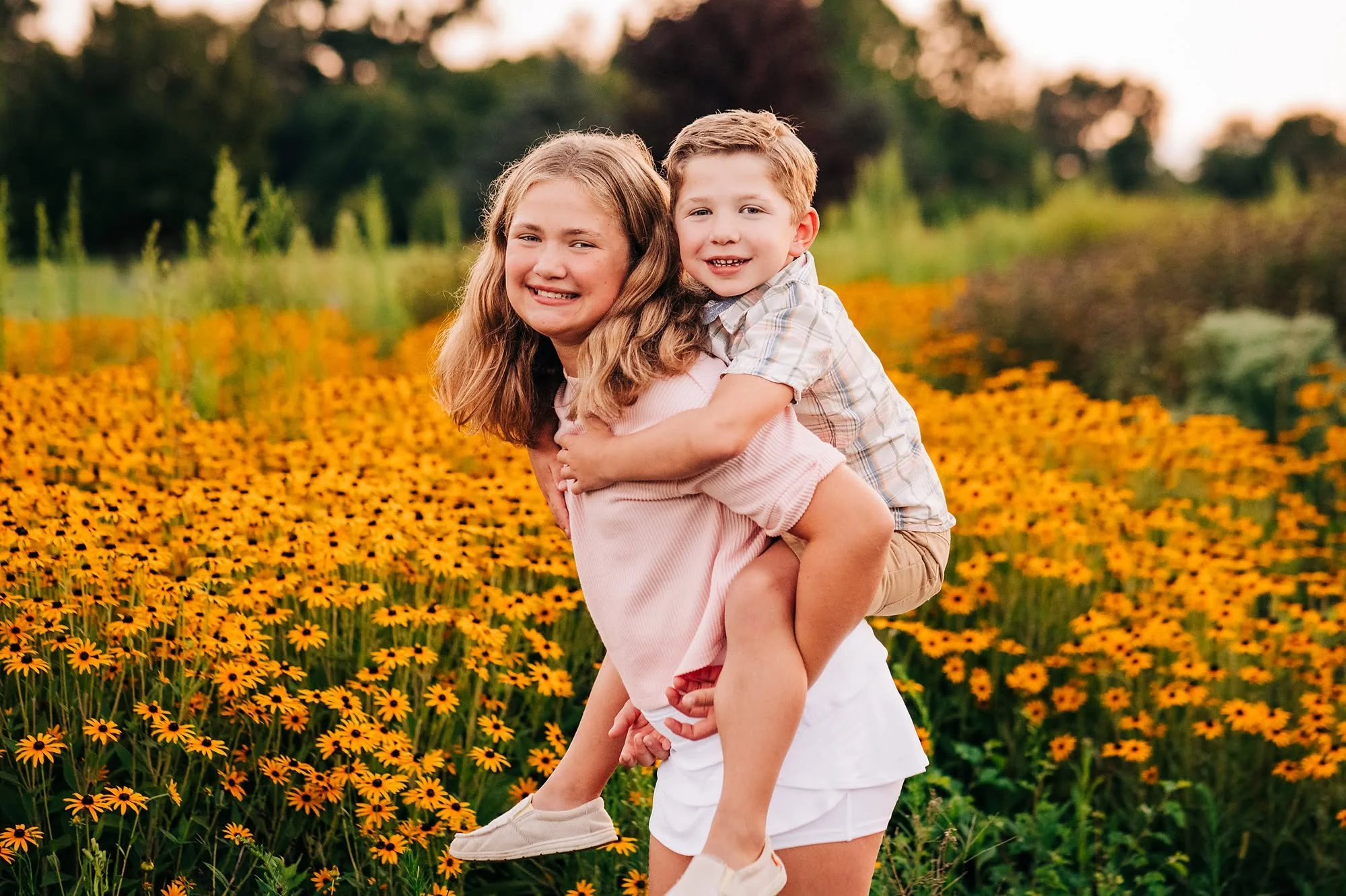 lehigh-valley-family-photographer-siblings.jpg