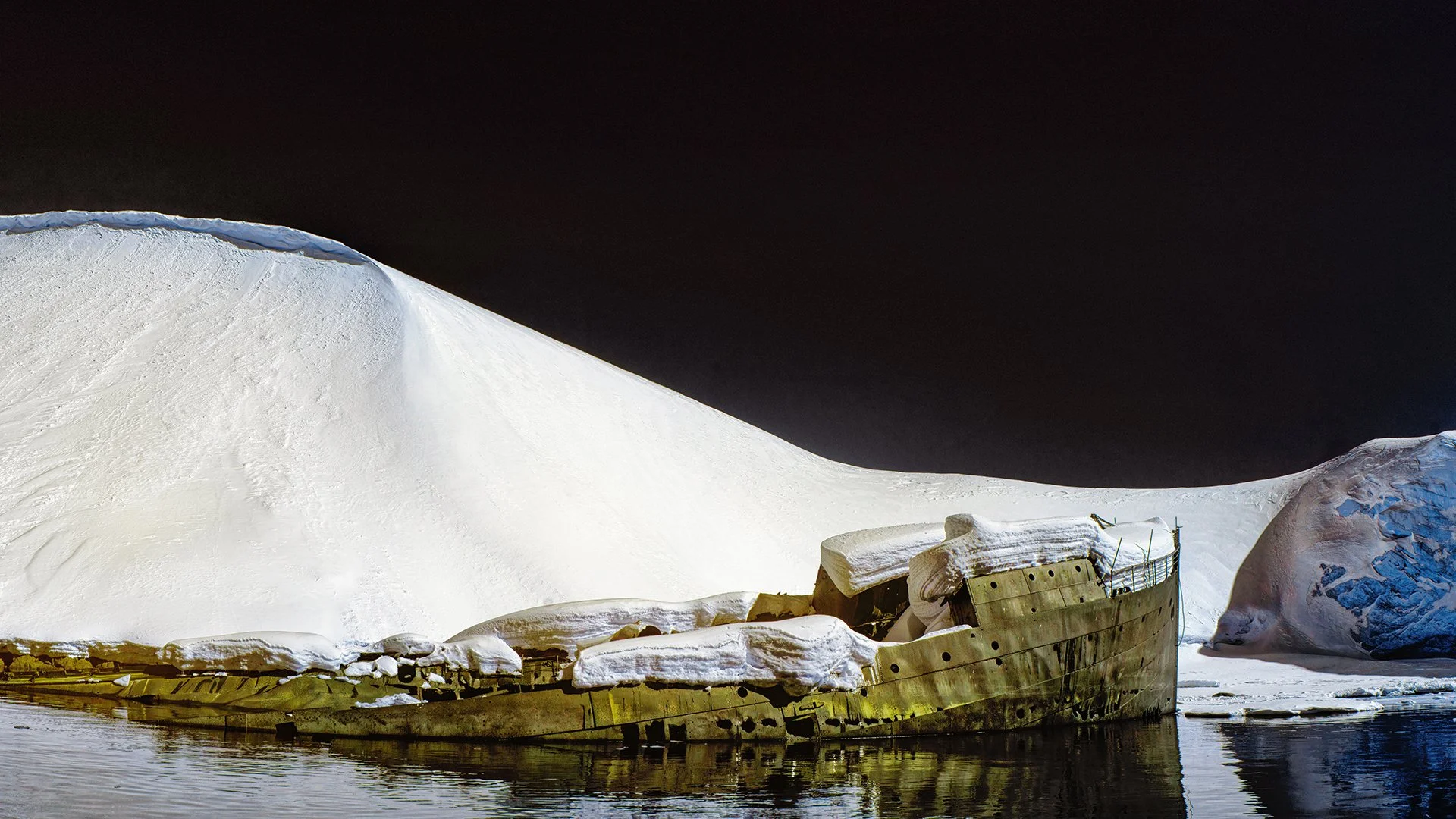 The Wreck of the Govendren, Foyn Harbor, Antarcitica.jpg