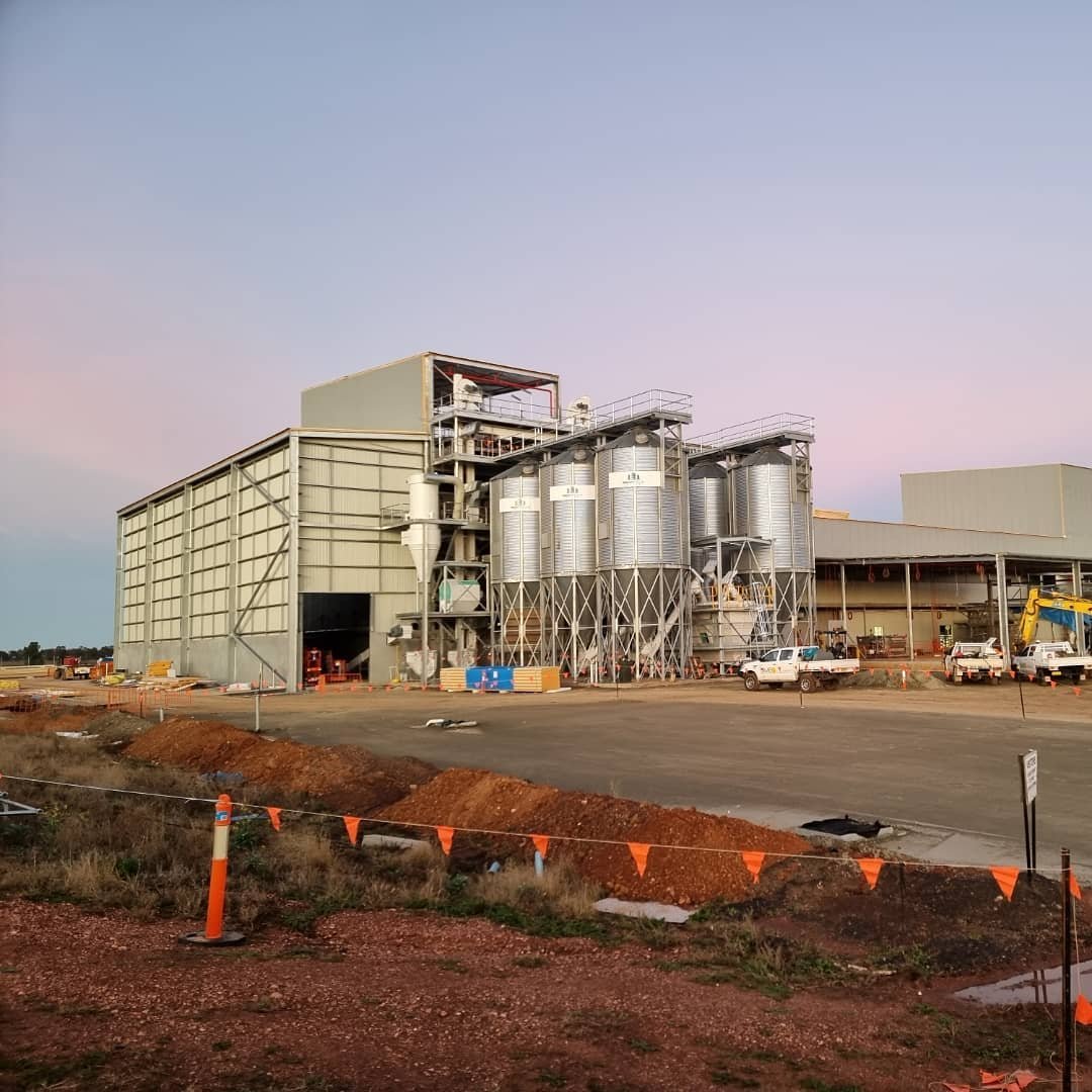 How good are these crisp mornings!! big job  early starts  #parkesnsw  #prohorabuilding  #nswbuilders #building #construction  #rural  #nsw  #working #teamworkmakethedreamwork