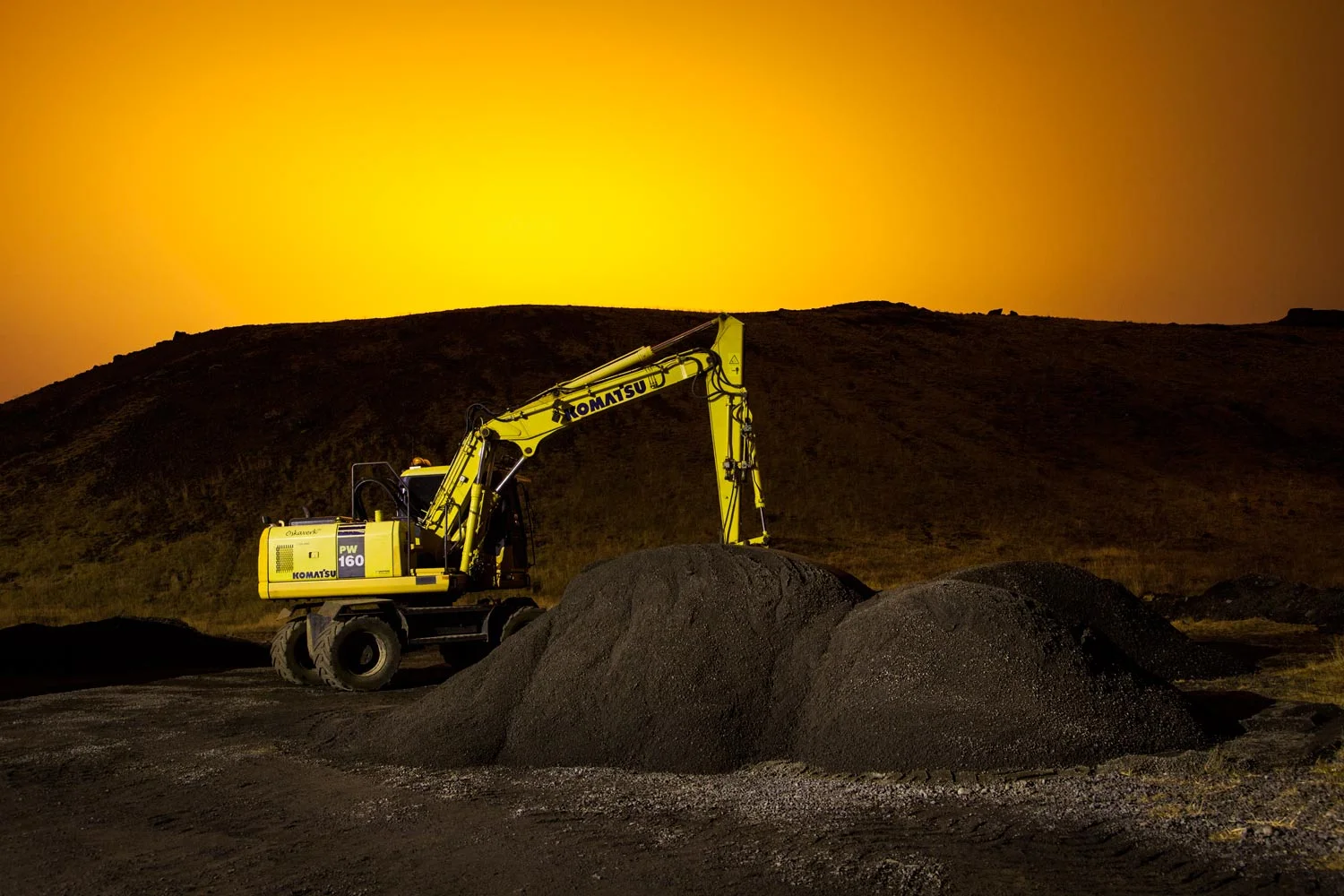 Earth-DIggers_Komatsu_TH_9644.jpg