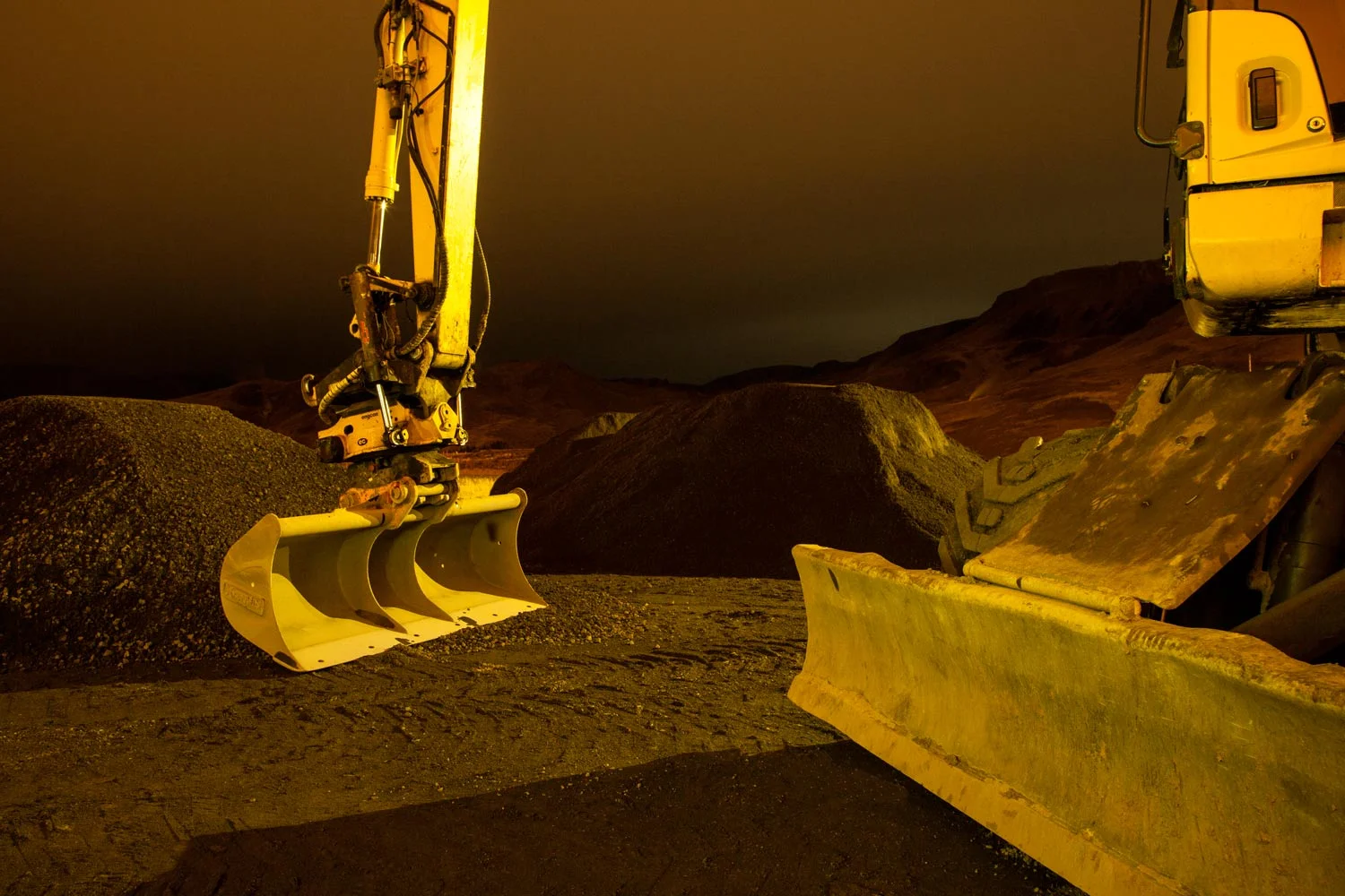 Earth-DIggers_Komatsu_TH_9648.jpg