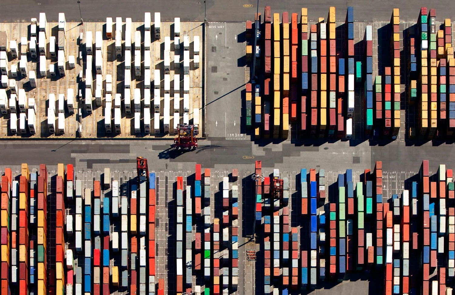 Shipping-Containers_Aerial_TH_03.jpg