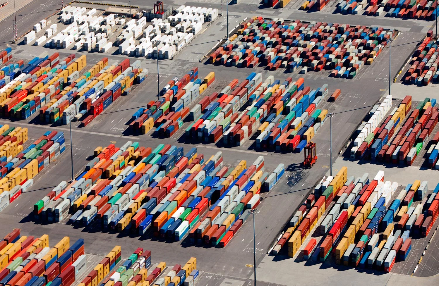 Shipping-Containers_Aerial_TH_01.jpg