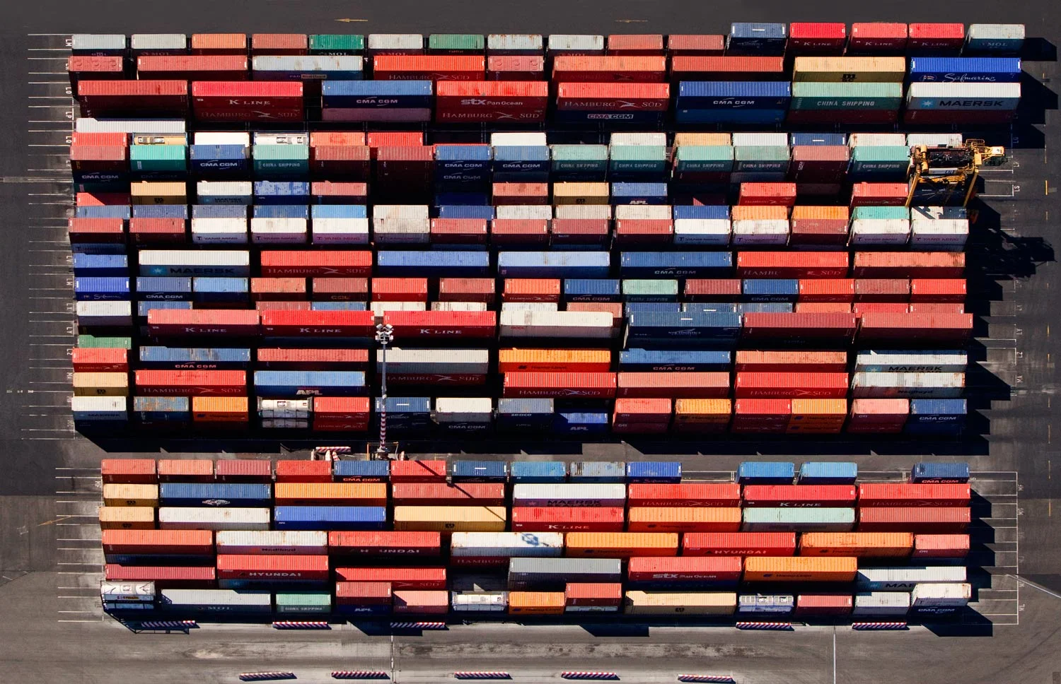 Shipping-Containers_Aerial_TH_07.jpg