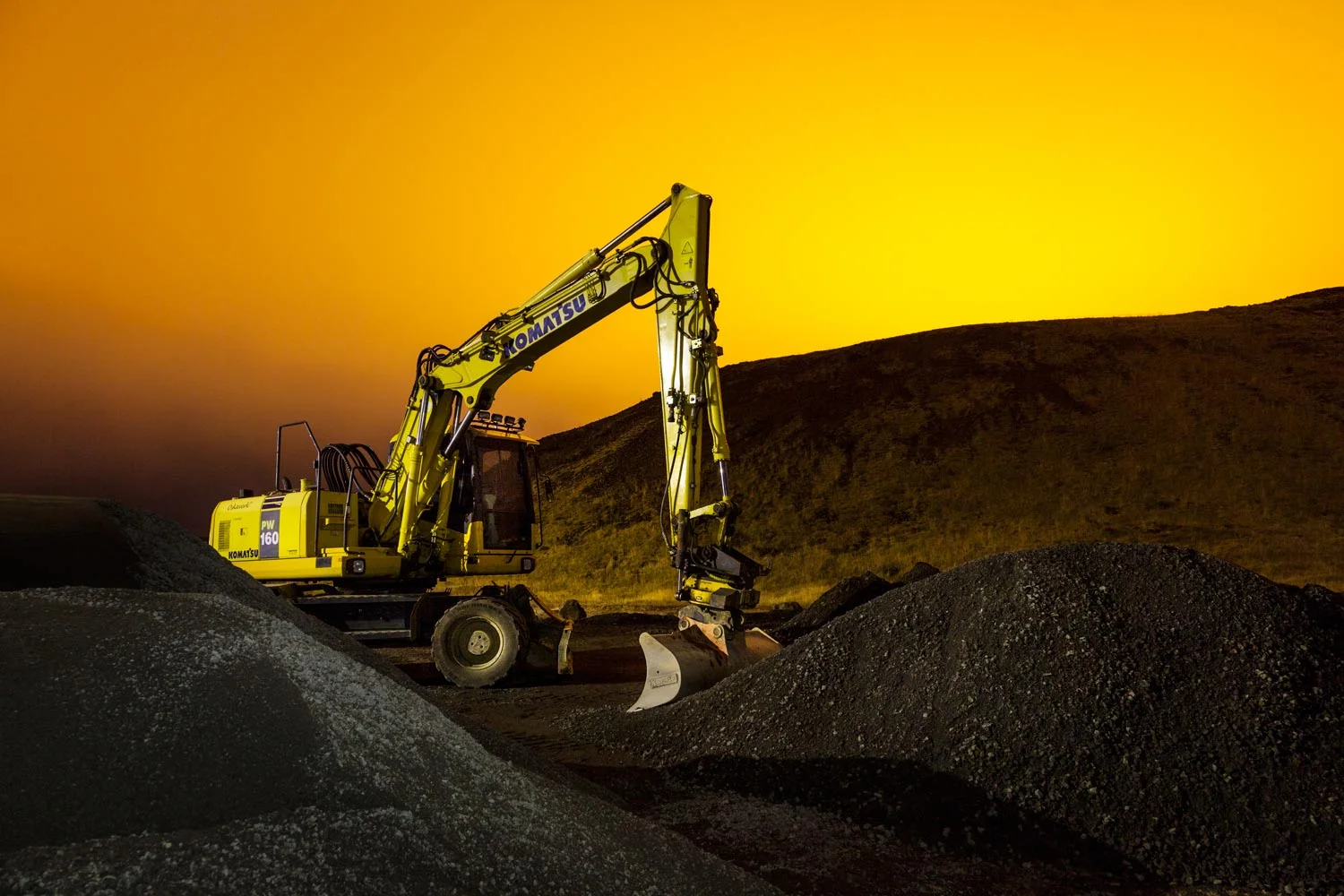 Earth-DIggers_Komatsu_TH_9646.jpg