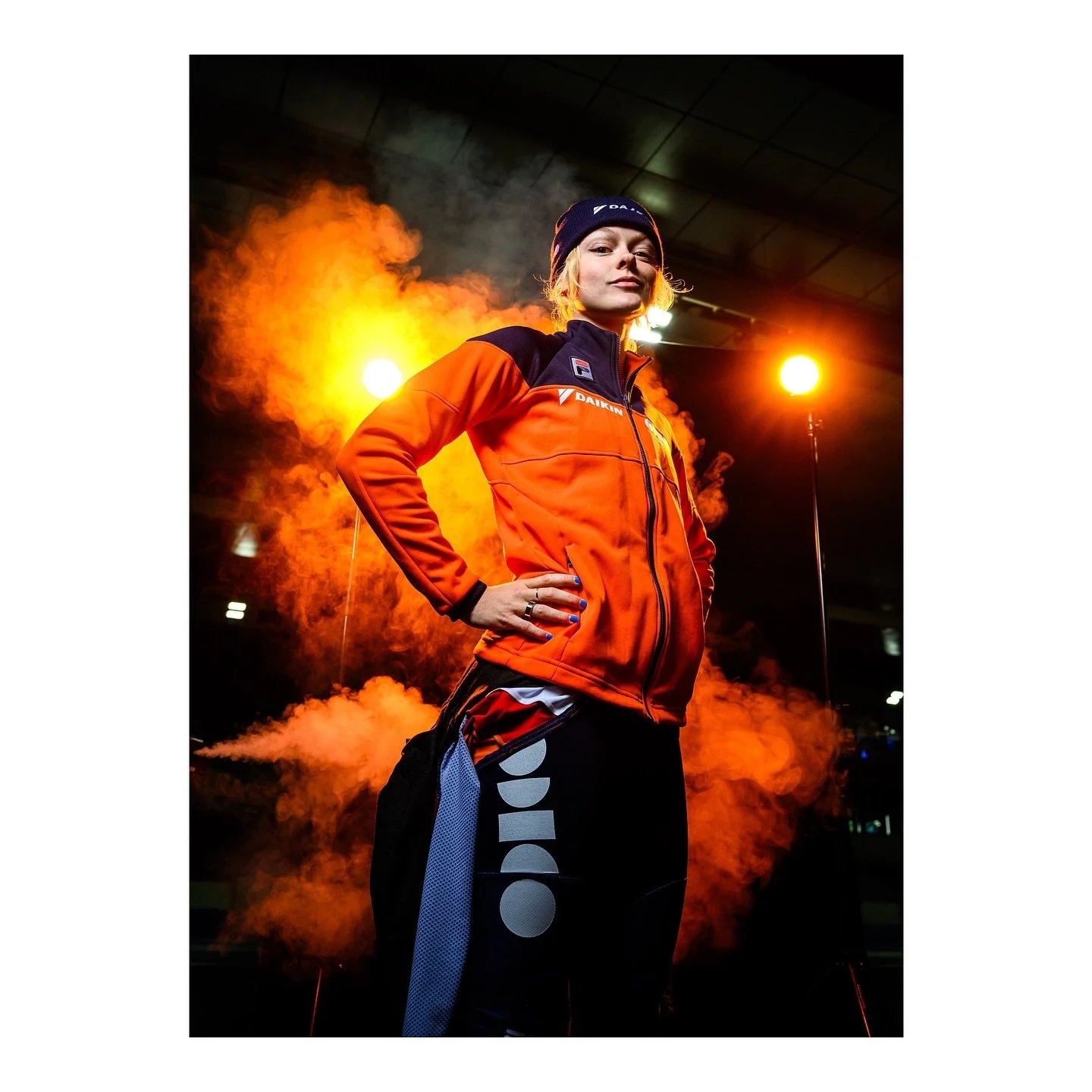 1000M GOLD 🥇 @xandravelzeboer takes her first ISU World Tour medal of the season for @teamnlshorttrack #teamnl
.
.
.
.
.
#shorttrack #speedskating #shorttrackspeedskating #shorttrackskating #shorttracknl #isushorttrack #teamnl #onehanddown #ntsshort