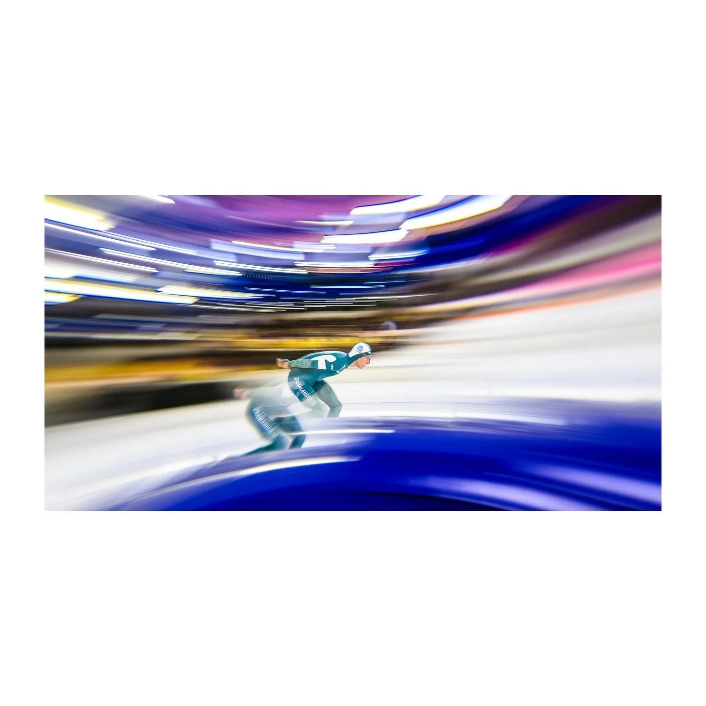 WCKT panningshot - dag 1 ✅ #langebaanschaatsen
.
.
.
.
.
#langebaanschaatsen #longtrack #sportfotografie #sportsphotography #longtrackspeedskating #speedskating #skating #thialf #thialfheerenveen #thialfijsstadion #ijsbaan #icerink #icetrack #longtra