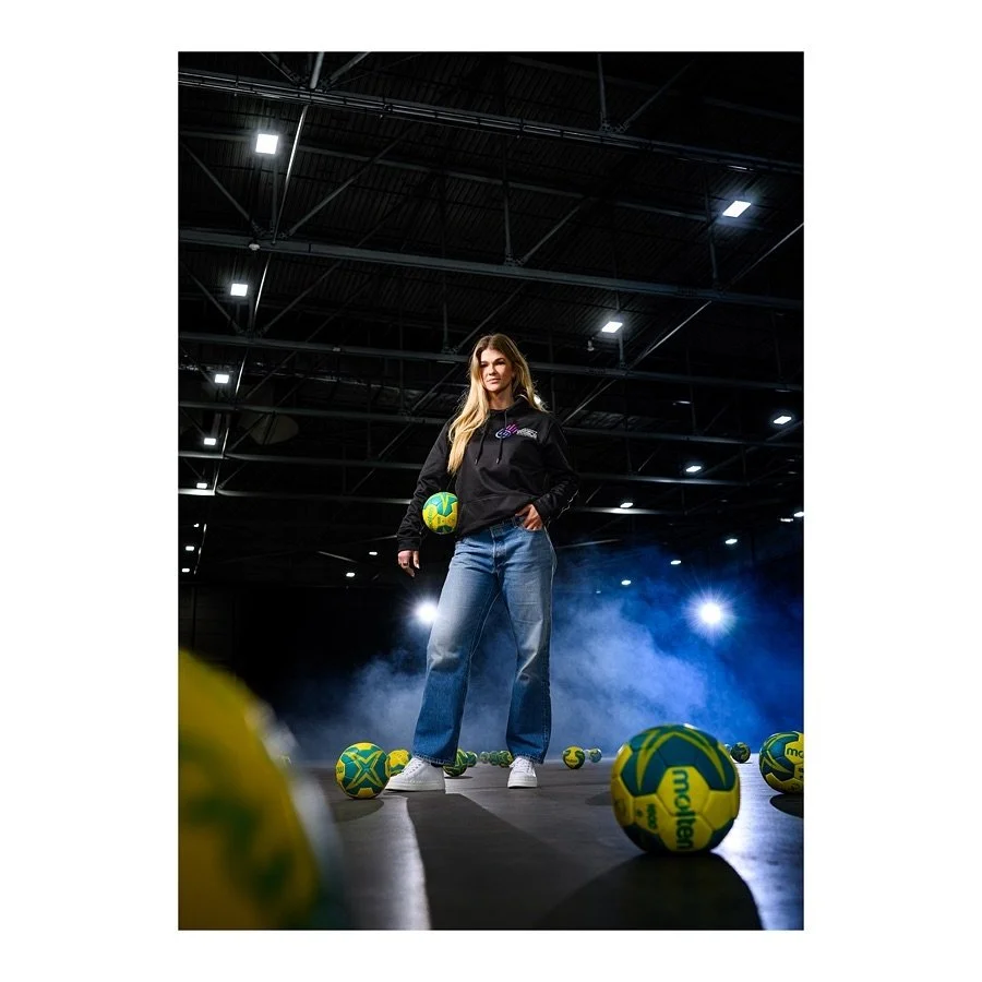 𝐎𝐧𝐞 𝐲𝐞𝐚𝐫 𝐭𝐨 𝐠𝐨!🤾&zwj;♀️ 🏆
.
Ambassadeur @tessiewester voor het WK Handbal dat over precies &eacute;&eacute;n jaar naar Nederland komt! commissioned by @sportvibes 
.
#27thIHFWomensHandballWorldChampionship #WKHandbal2025 #HandbalNL #OneY