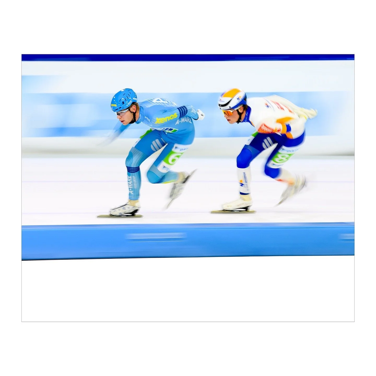 Lange lenzen, lange sluiters, lange wedstrijden! En return of the remote tijdens marathon cup 7 voor @team_albert_heijn_zaanlander ✨ #meermarathon
.
.
.
.
.
#schaatsen #marathonschaatsen #knsb #speedskating #winter  #marathonspeedskating #ijsbaan #ij