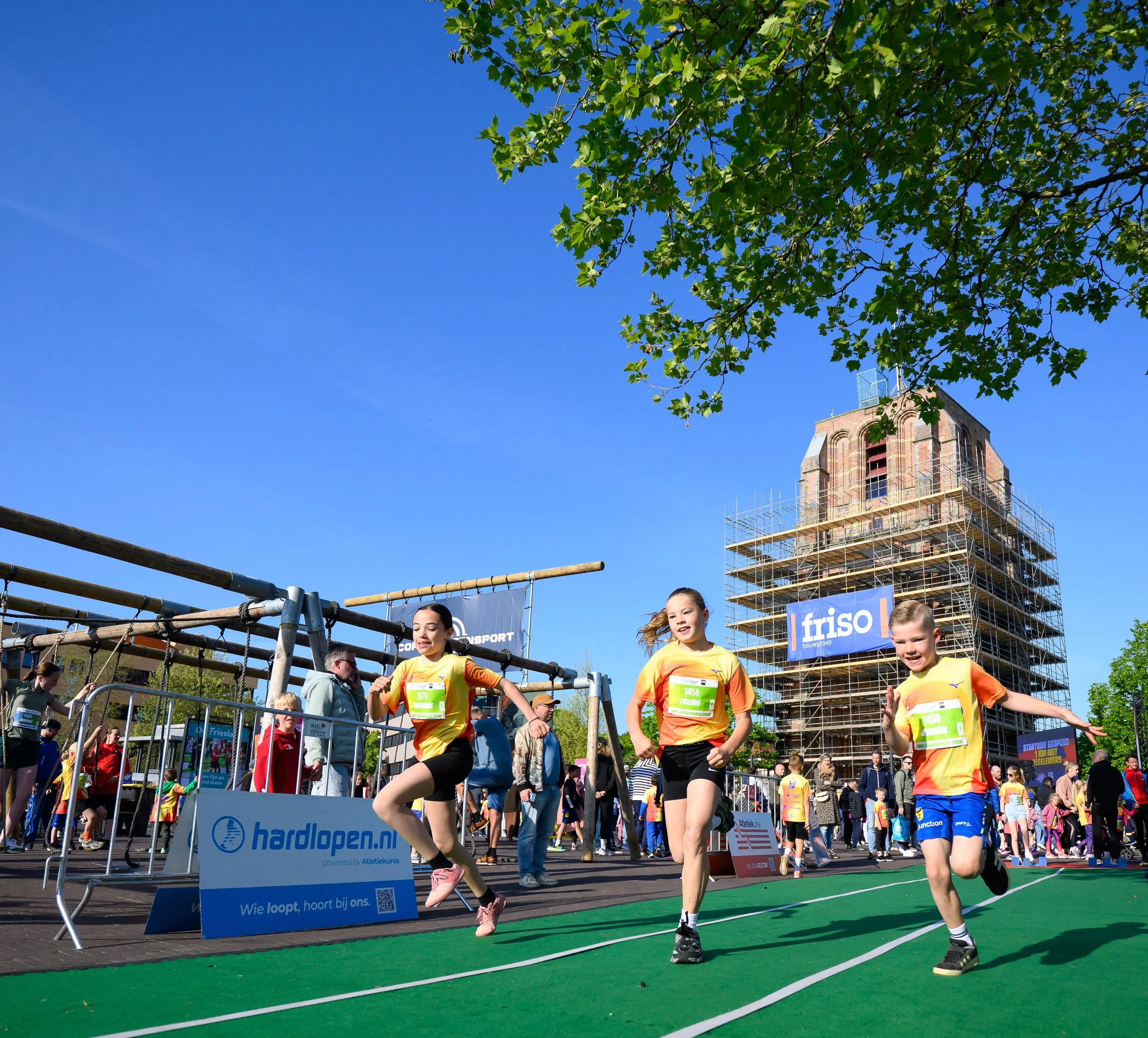 VRA20260510084634_VincentRiemersma_LoopLeeuwarden2026_0192.jpg