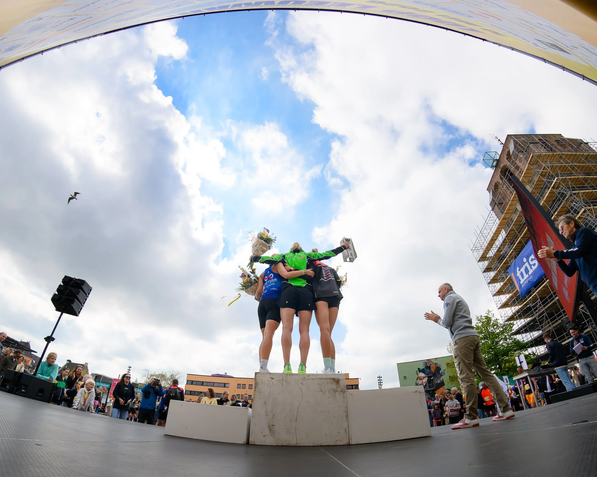 VRA20260510111702_VincentRiemersma_LoopLeeuwarden2026_1055.jpg