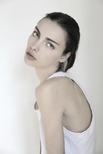 Tina V 11 Pearl Model Management.jpg