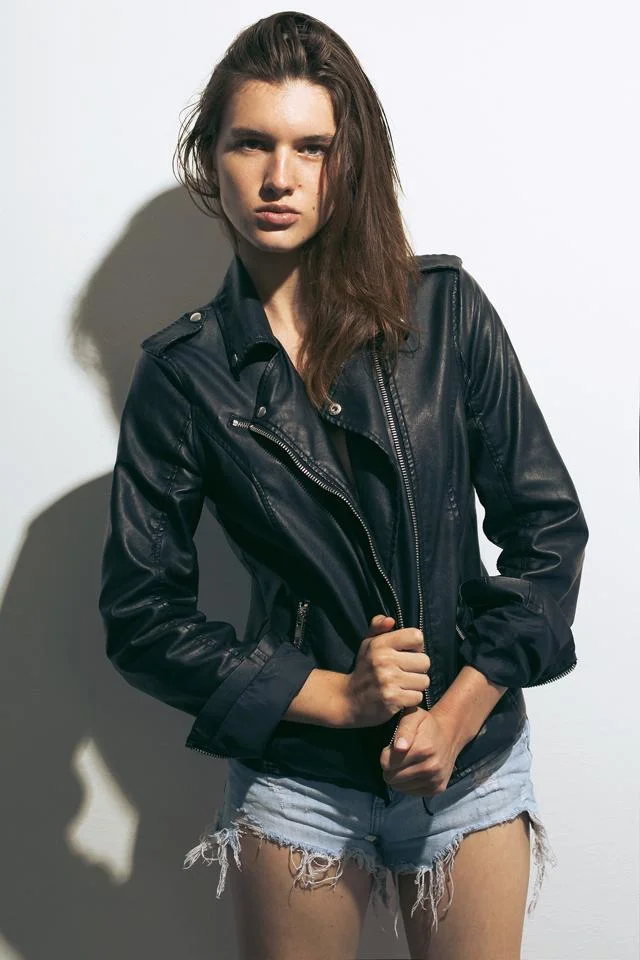 Luna08 Pearl Model Management.jpg