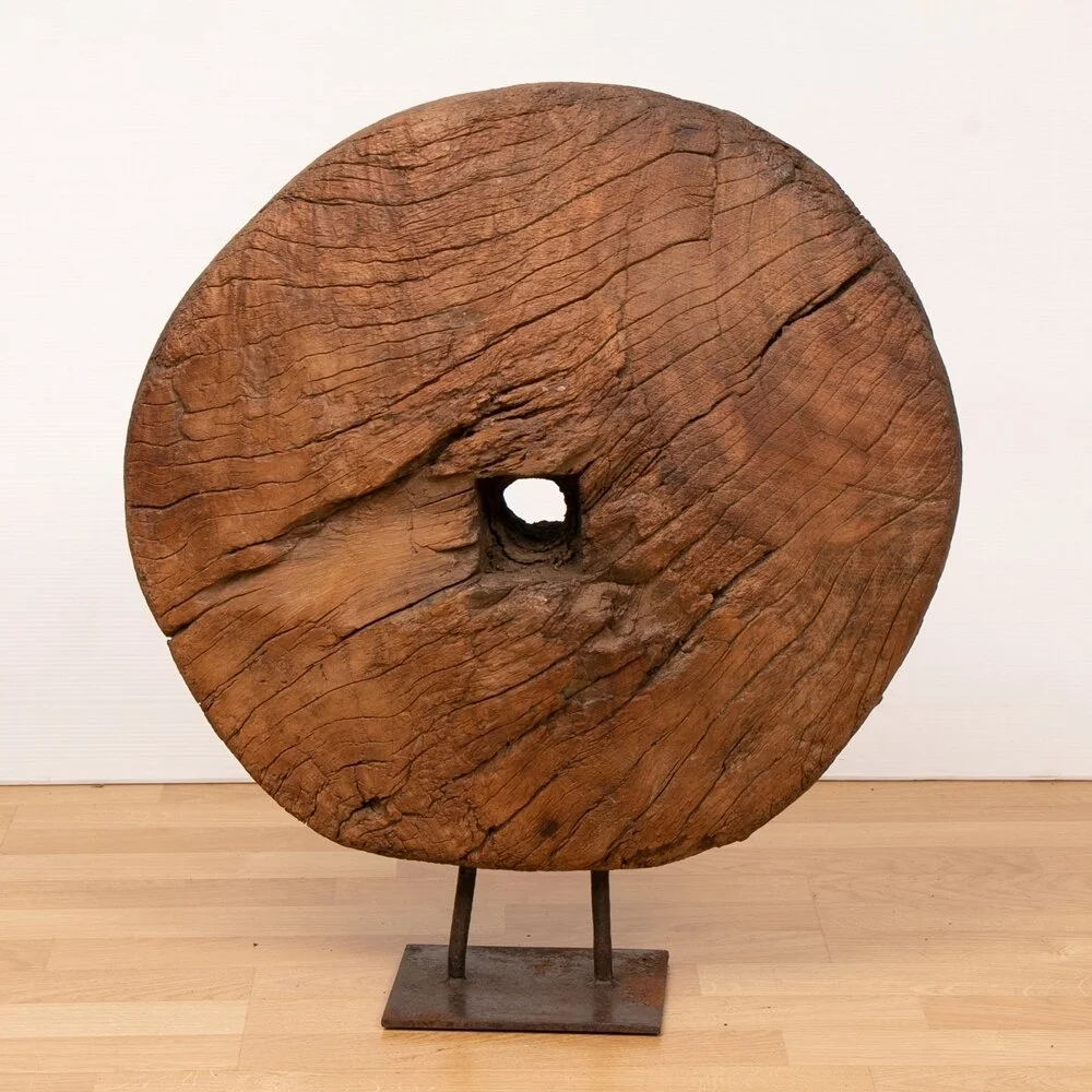 antique-cart-wheel-on-stand-from-rajasthan_35206c_14_1.jpg
