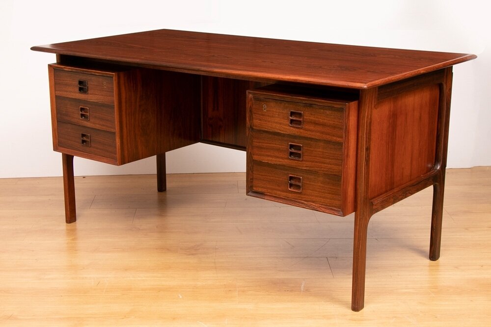 1960s-rosewood-desk-by-arne-vodder-for-sibast-denmark_35656_03_14.jpg