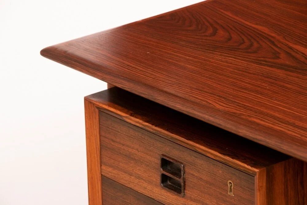 1960s-rosewood-desk-by-arne-vodder-for-sibast-denmark_35656_08_14.jpg