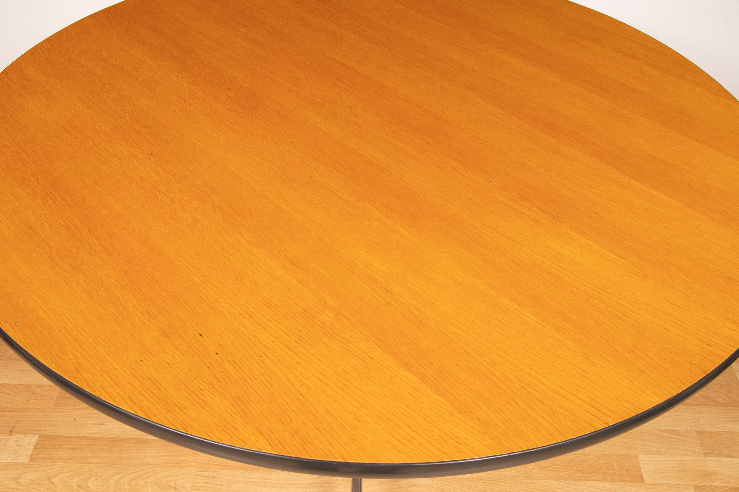 herman-miller-dining-table-by-knoll_14_36306f.jpg