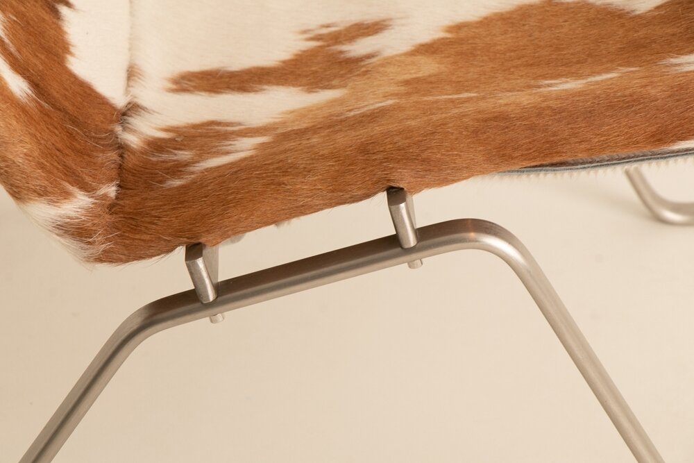 pk-chair-in-cowhide-chrome_14_36356c.jpg
