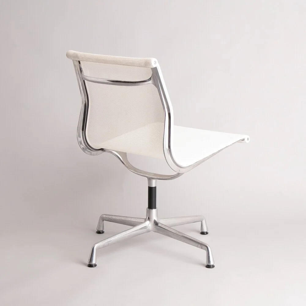 vitra-eames-aluminium-mesh-chair_14_36627e.jpg
