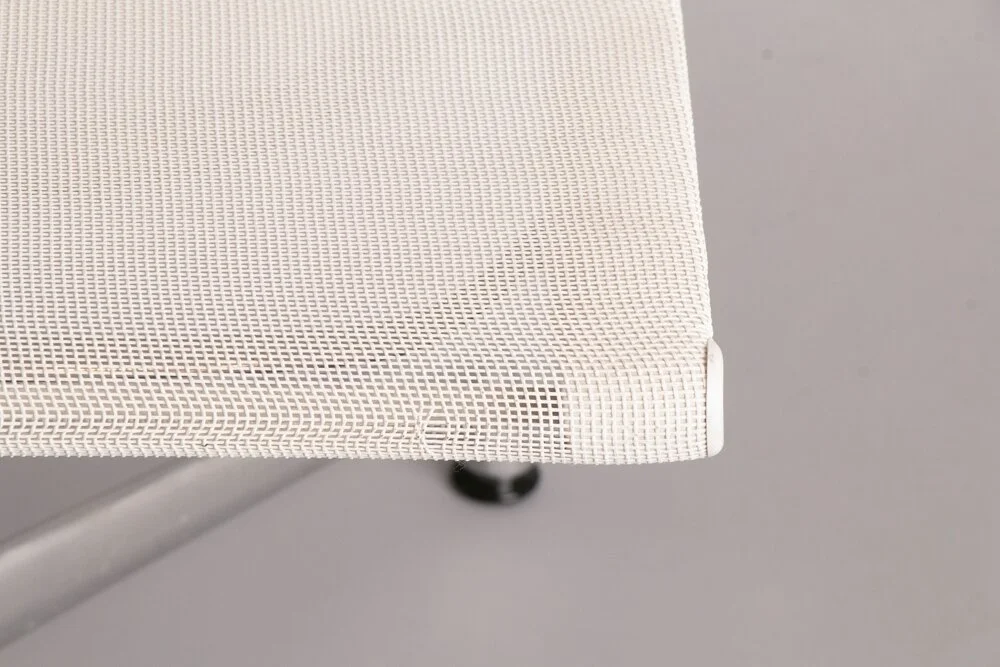 vitra-eames-aluminium-mesh-chair_14_36627g.jpg