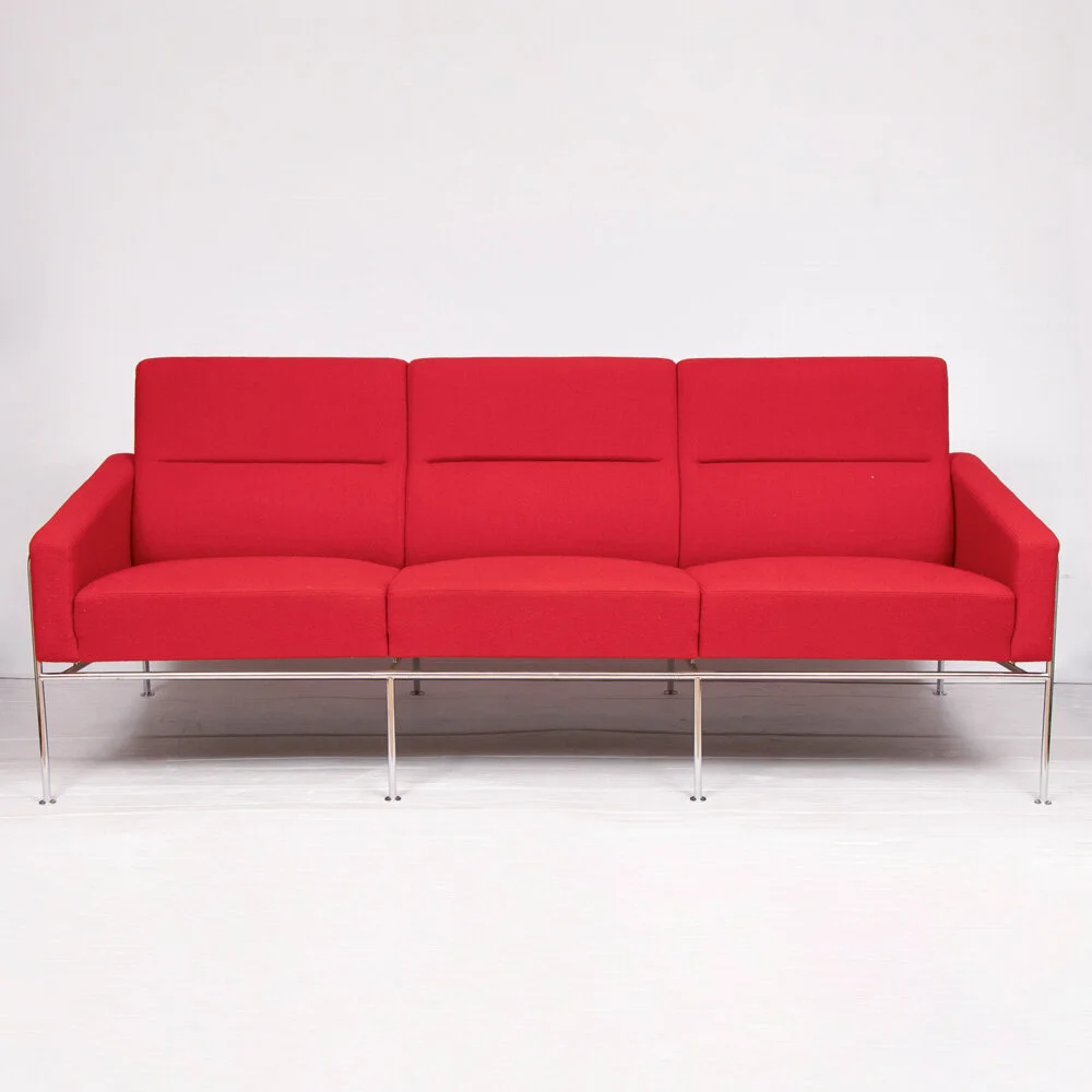 red-fritz-hansen-sofa_14_36994a.jpg