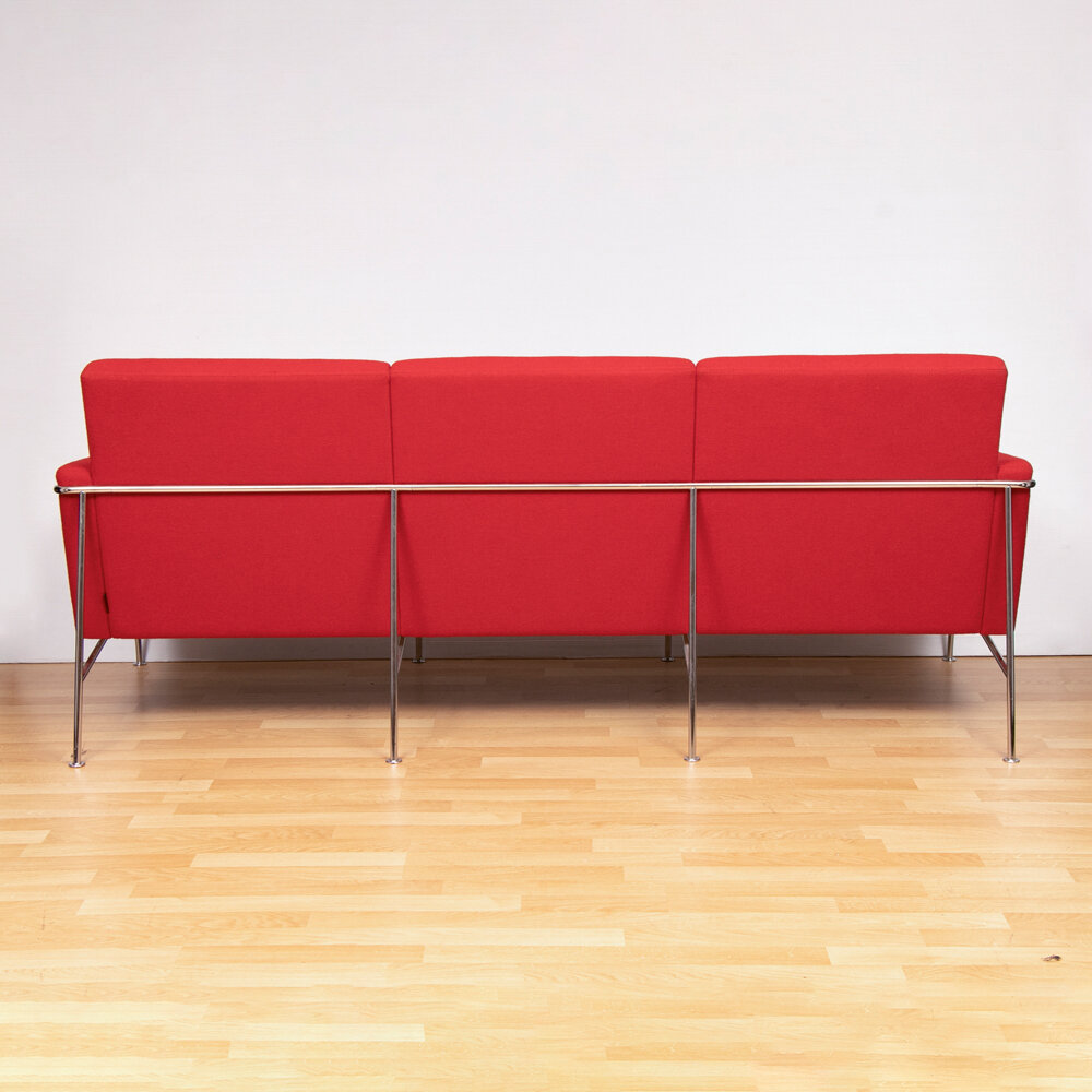 red-fritz-hansen-sofa_14_36994c.jpg