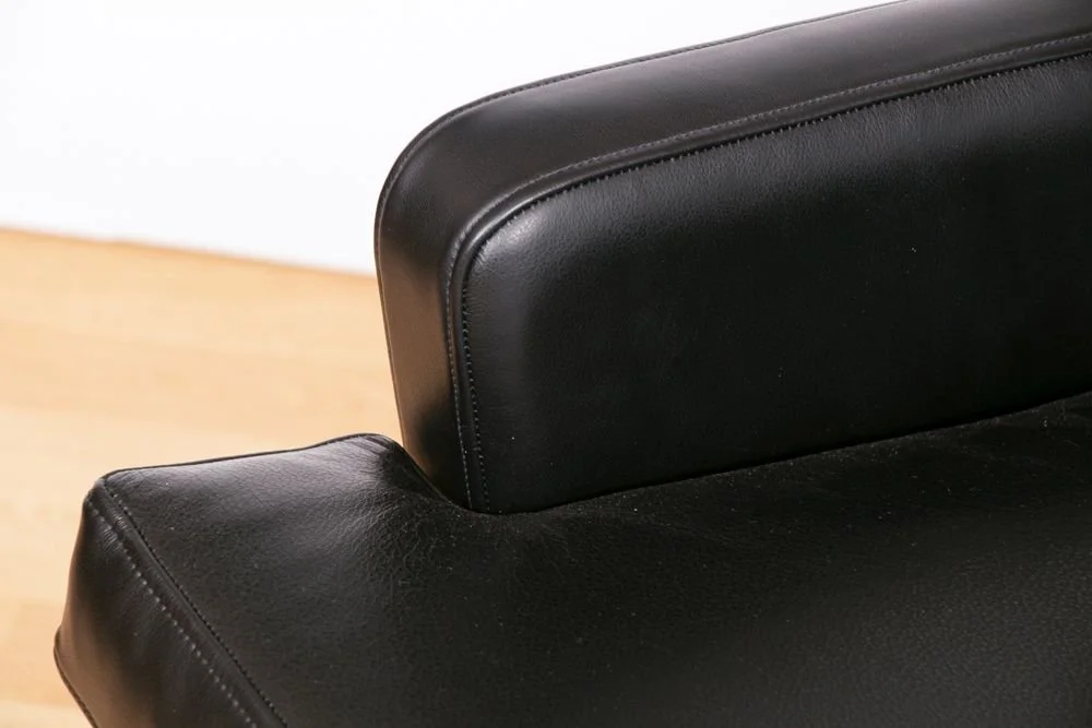 danish-midcentury-leather-wingback-chair_14_37523e.jpg
