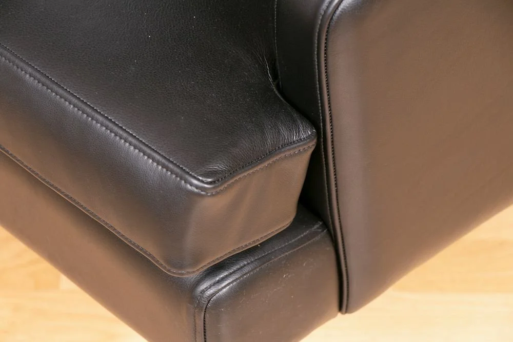 danish-midcentury-leather-wingback-chair_14_37523f.jpg