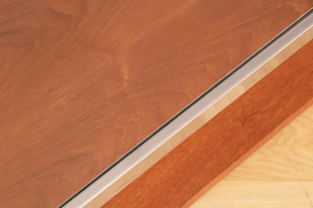 chrome-teak-coffee-table-by-merrow-associates_14_37941f.jpg