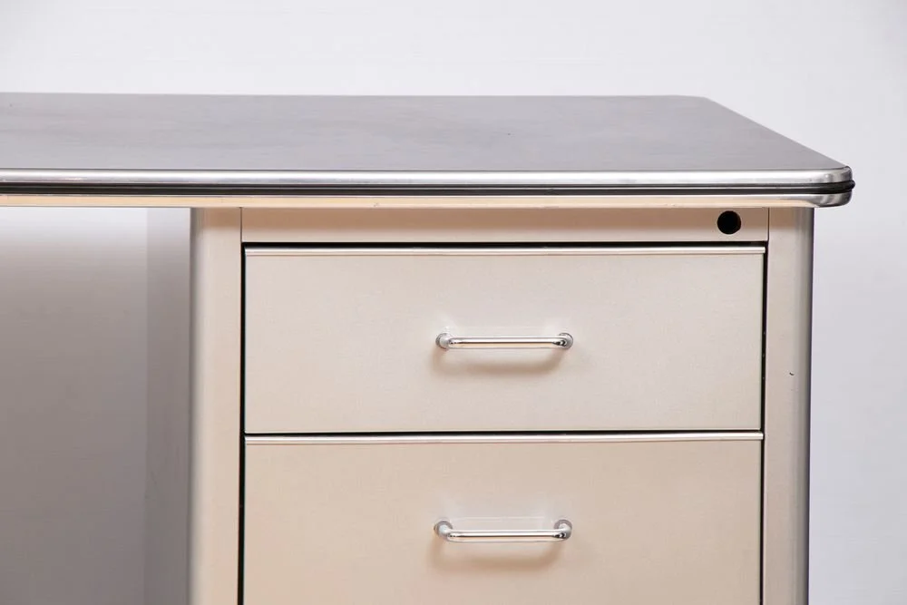 vintage-conran-chrysler-desk_14_38126c.jpg